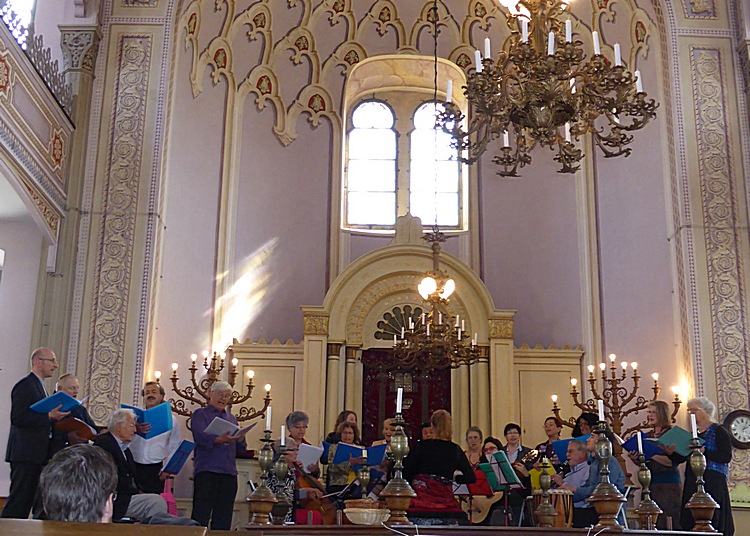 Mechaje Ensemble in der Synagoge Endingen